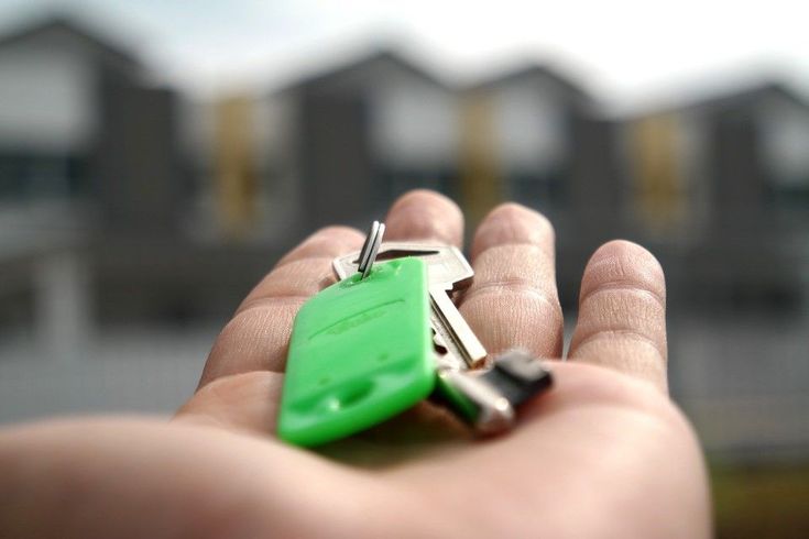 Tenant receiving property keys